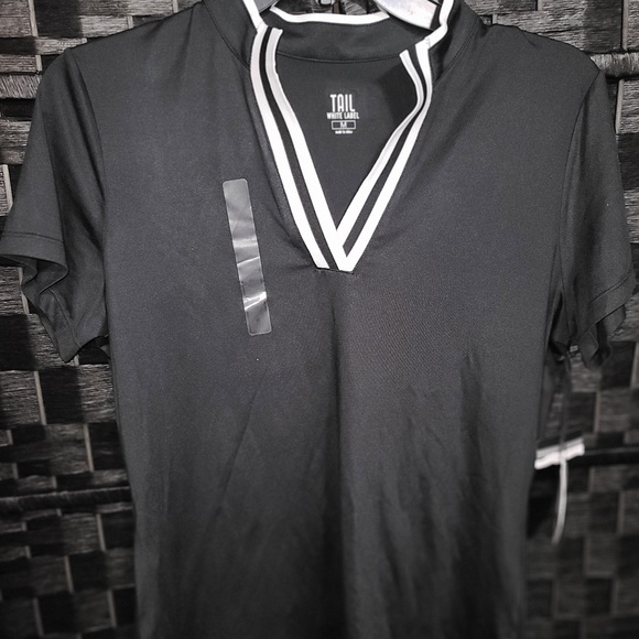 Tail activewear shirt sleeve black and white size M nwt UPF 50 shirt - Picture 1 of 6